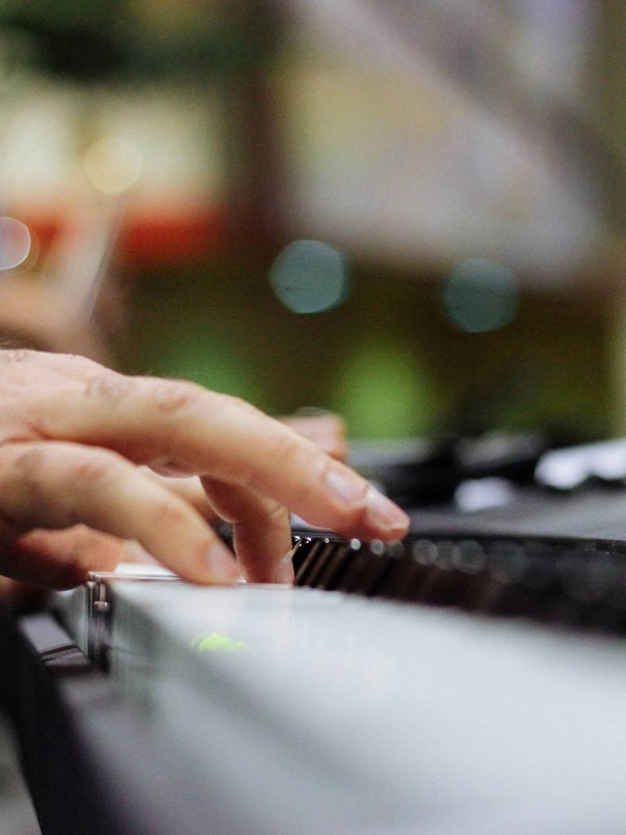 Demo - Table and chair set